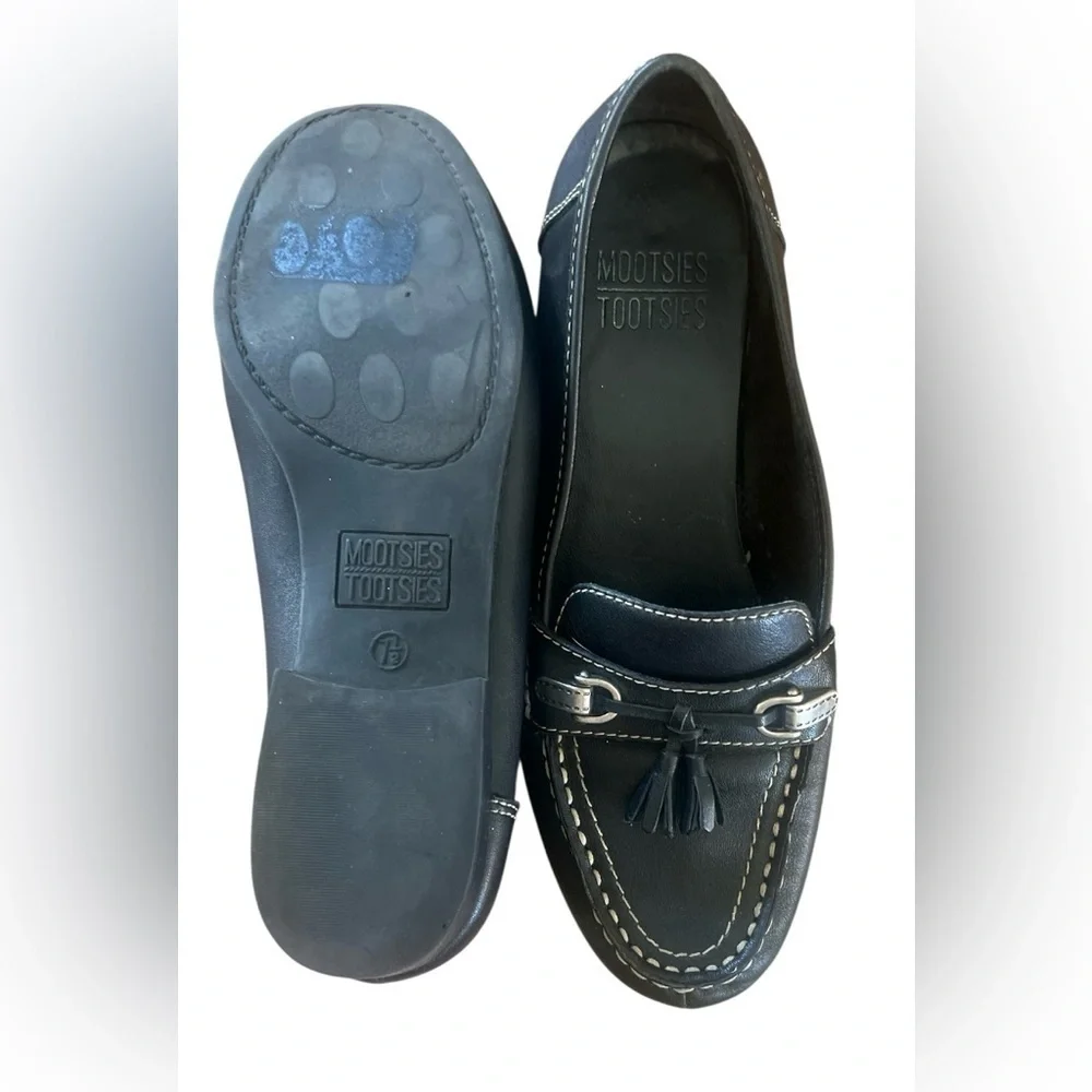 MOOTSIES TIOTSIES -Black Flats for Effortless Style